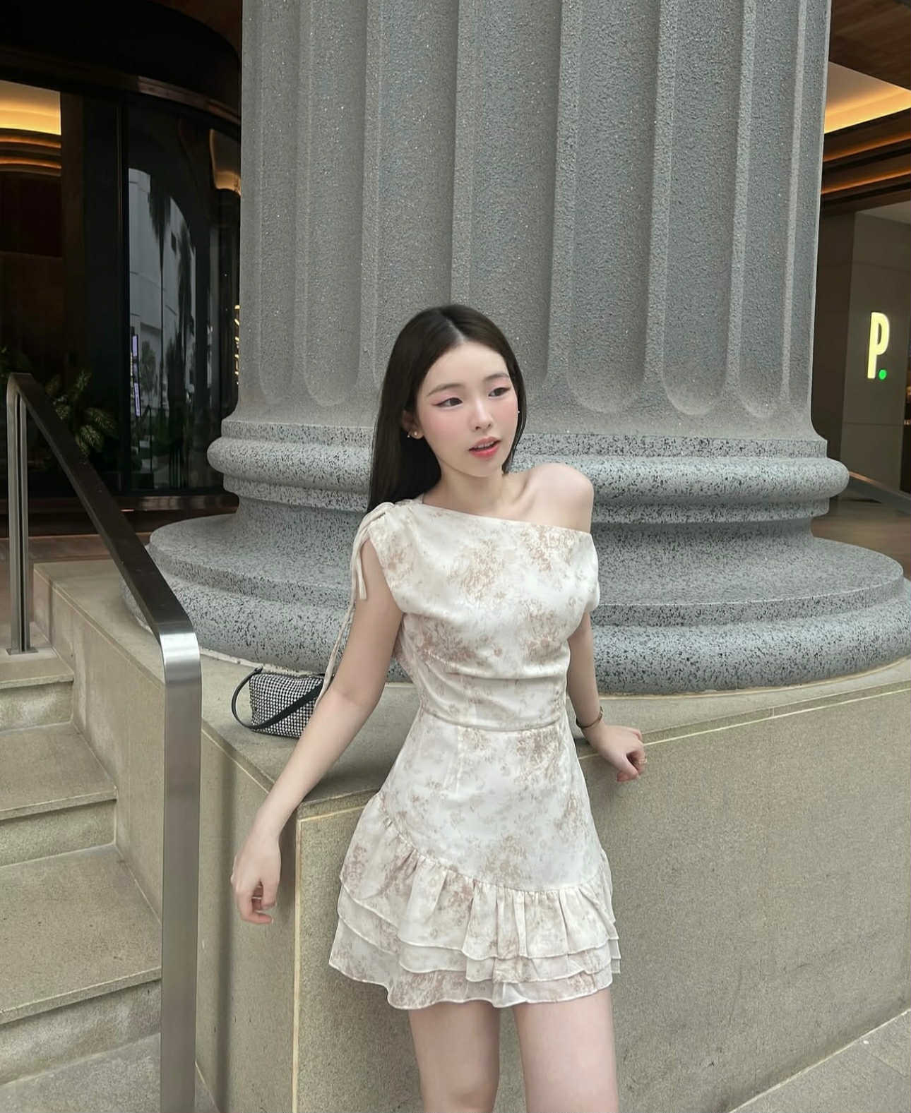 เช่าชุด Fiona แบรนด์ Fallinrose สีน้ำตาล