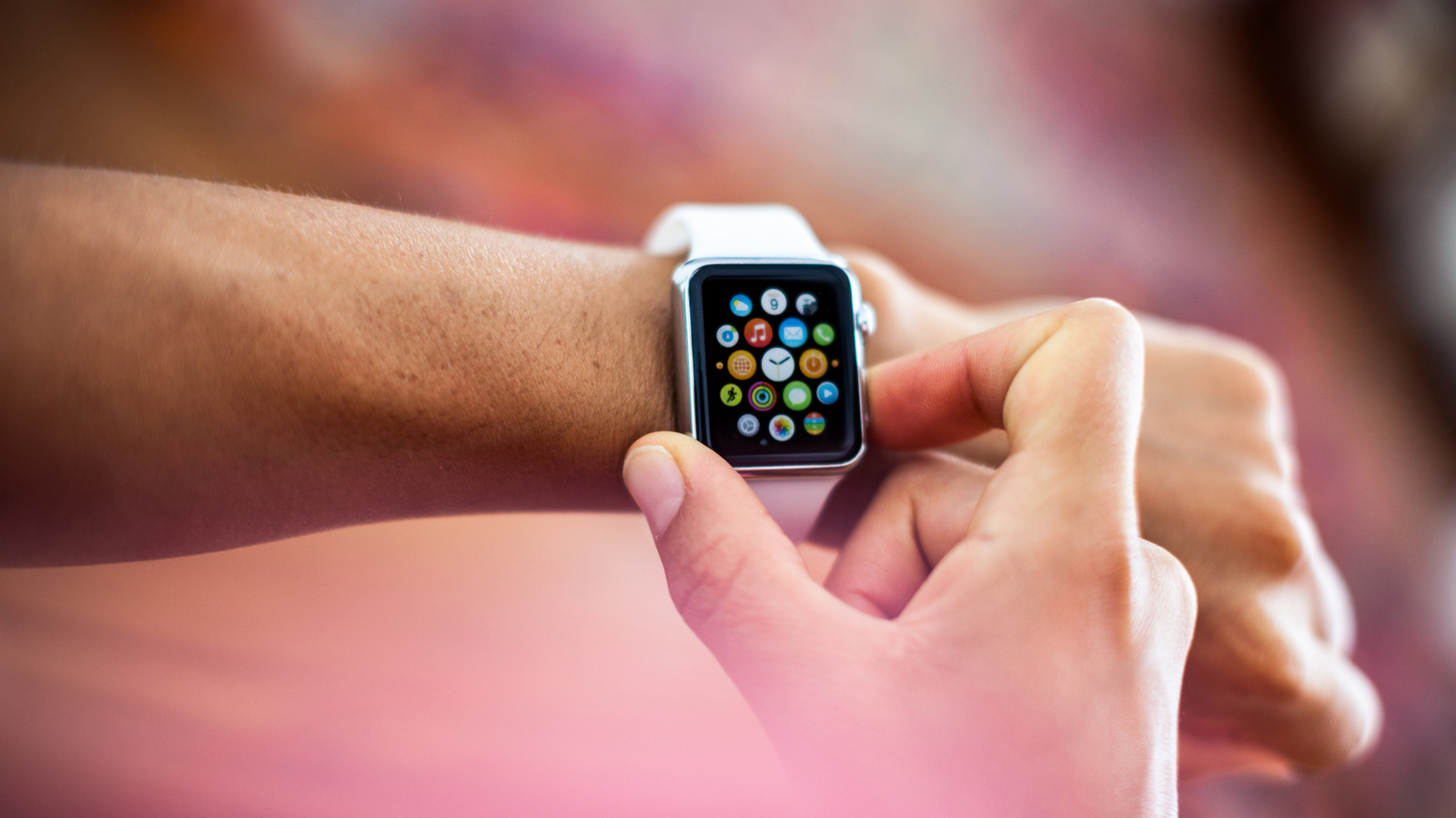 เปลี่ยนแบต Apple Watch คุ้มหรือไม่? ราคา ตัวเลือก และคำแนะนำ