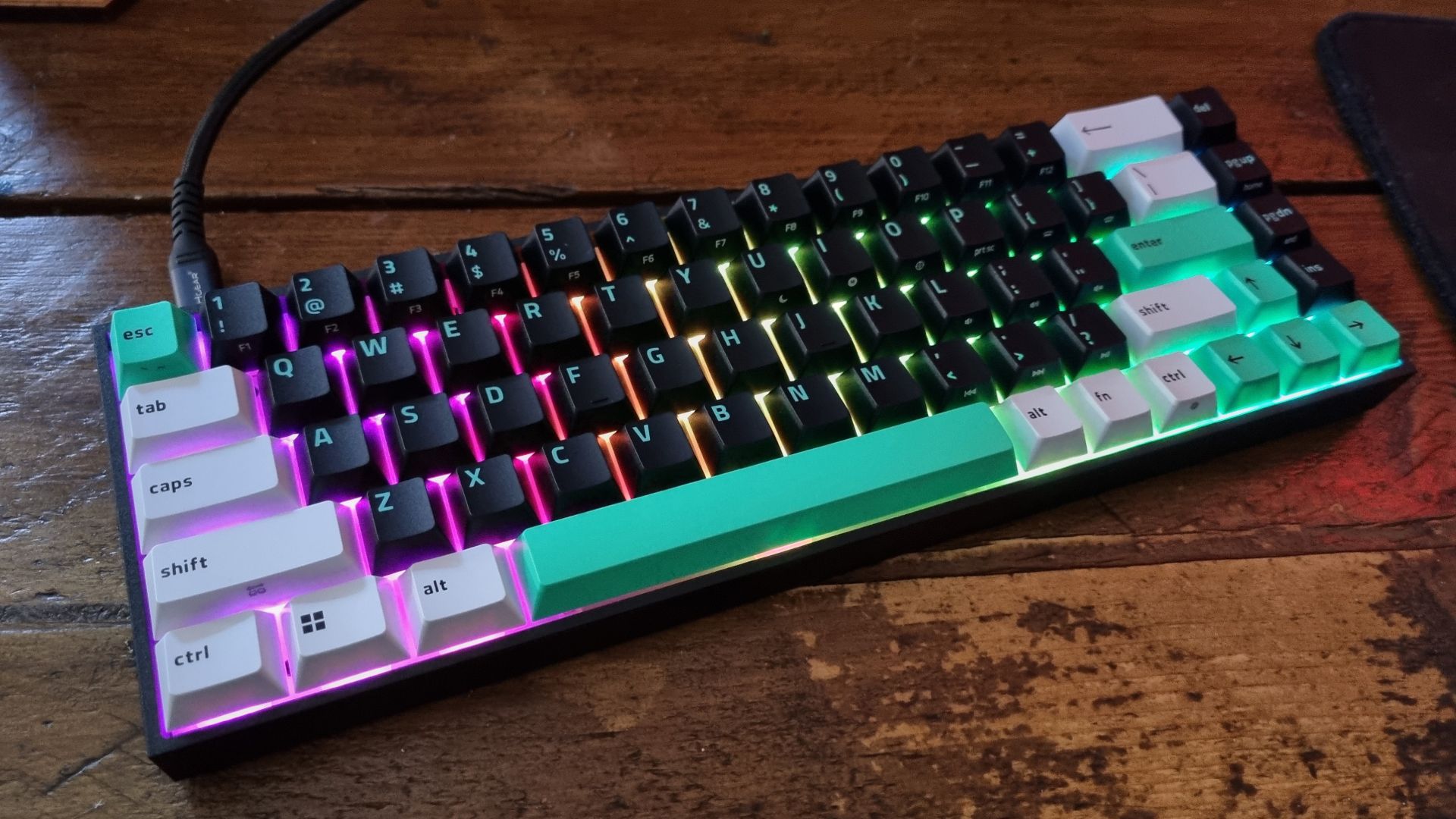 รีวิว Razer Reclusa X Mini 65% — คีย์บอร์ดเกมจิ๋วที่คุ้มเกินราคา