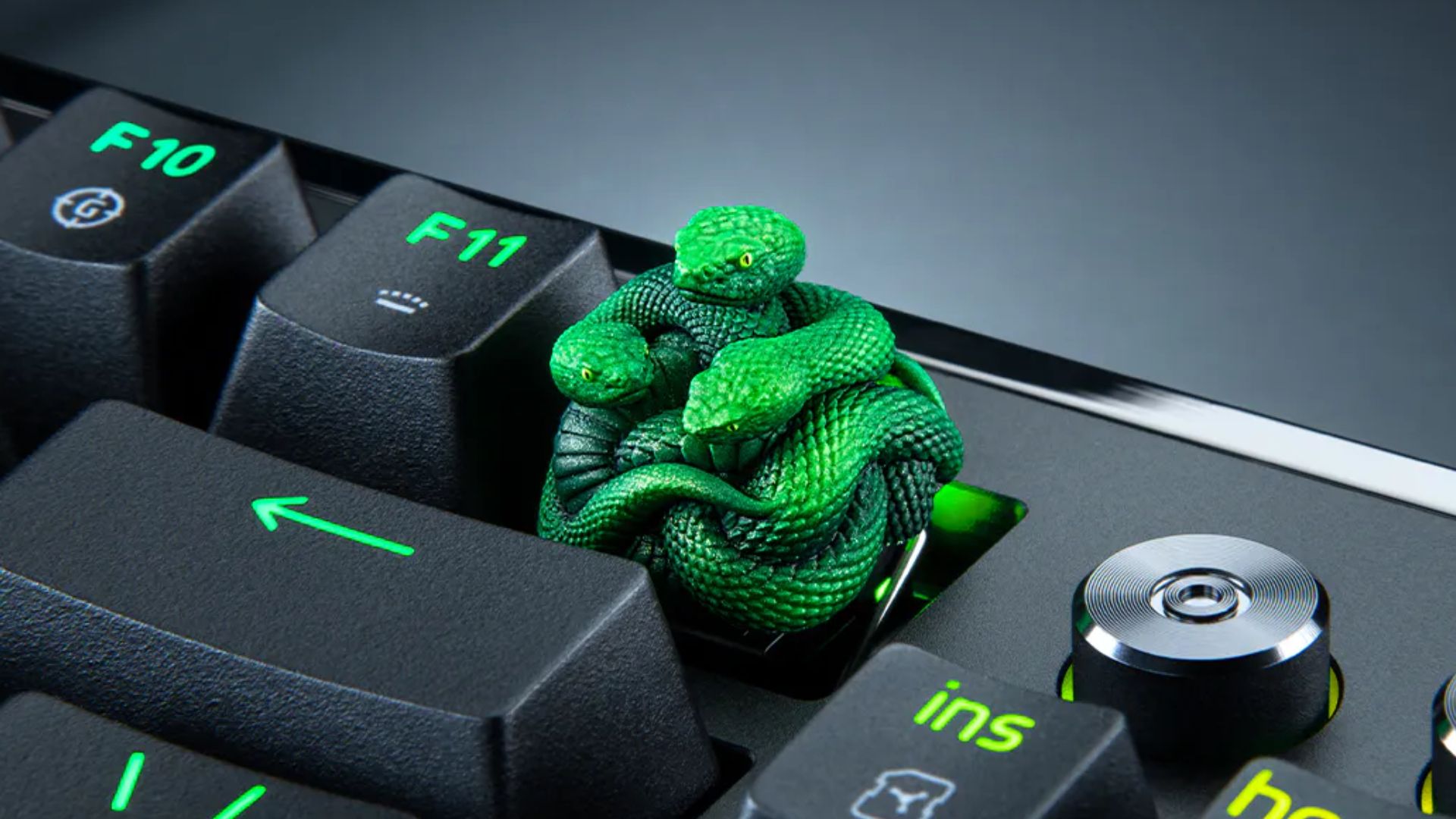 Razer เปิดตัว Artisan keycap แบบงูสามหัว สีเขียวสะดุดตา ราคา $90